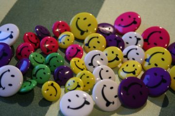 smilenööbid